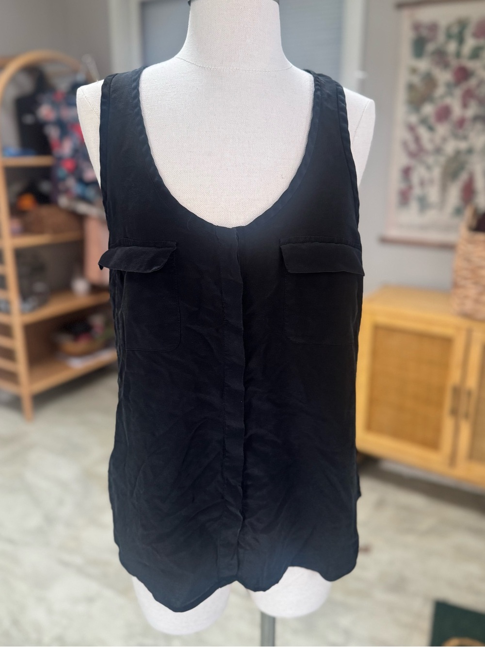 Joie 100% Silk Black Scoop Neck Sleeveless Pocket Tank